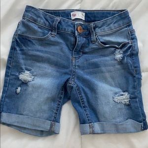 Girls Bermuda jean shorts distressed size 8